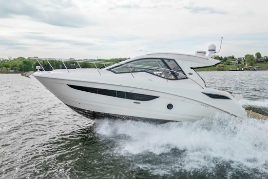 Sea Ray Sundancer 350 Coupe Yacht For Sale