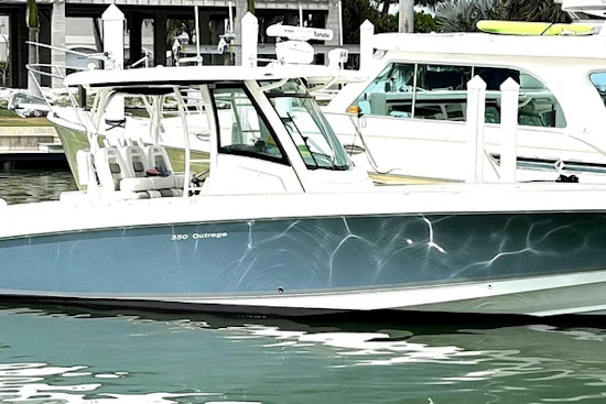 Boston Whaler 350 Outrage Yacht For Sale