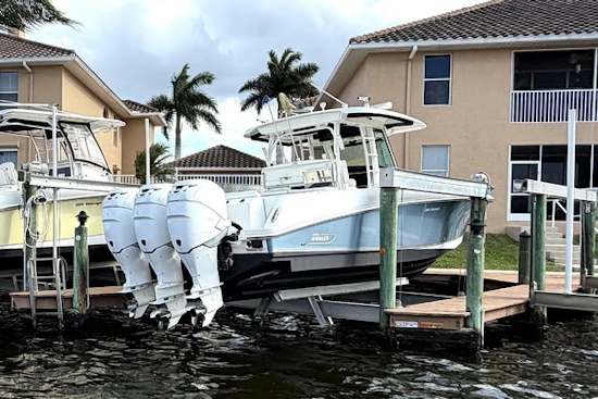 Boston Whaler 350 Outrage Yacht For Sale