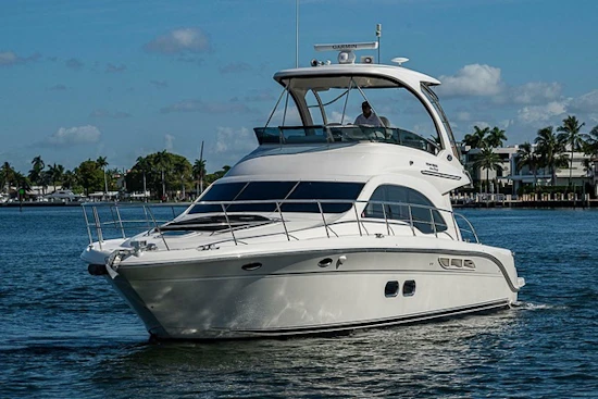Sea Ray 520 Sedan Bridge Yacht For Sale