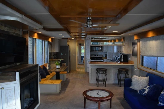 Stardust Cruisers 14.5 x 69 Yacht For Sale
