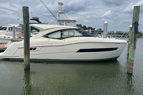 Carver C37 Yacht For Sale