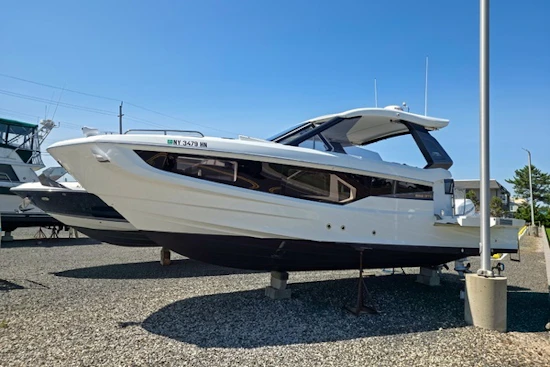 Galeon 325 GTO Yacht For Sale