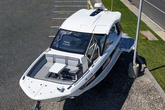 Galeon 325 GTO Yacht For Sale