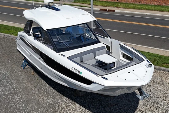 Galeon 325 GTO Yacht For Sale