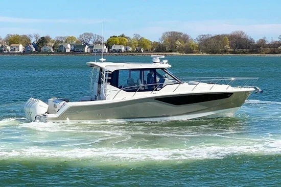 Boston Whaler 405 Conques Yacht For Sale