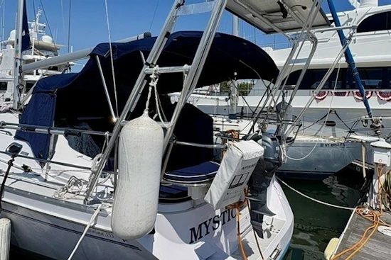 Catalina 355 Yacht For Sale