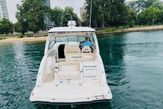 Chaparral 330 Signature Yacht For Sale