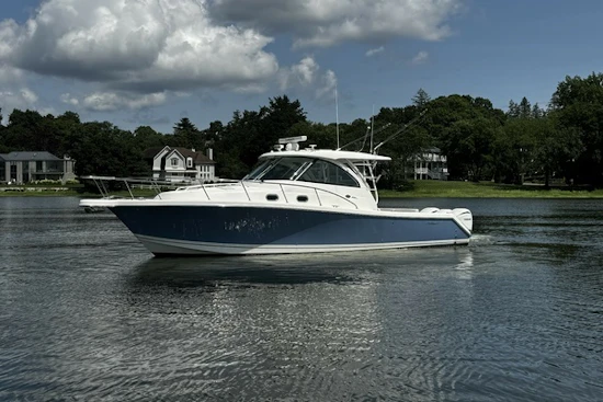 Pursuit OS 385 Offshore Yacht For Sale