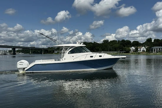 Pursuit OS 385 Offshore Yacht For Sale