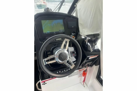 Jeanneau NC WEEKENDER 895 Yacht For Sale