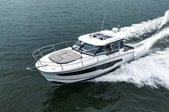Jeanneau NC 1095 Weekender Yacht For Sale