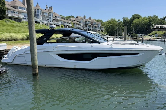 Cruisers Yachts  Yacht For Sale