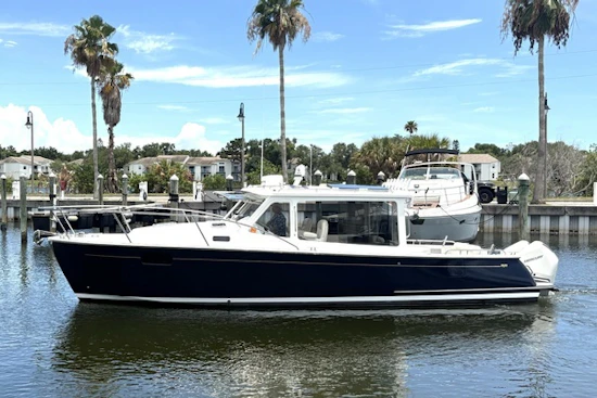 MJM 35z Yacht For Sale