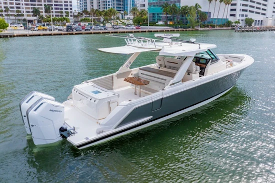 Tiara Yachts 43 LS Yacht For Sale