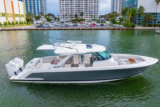 Tiara Yachts 43 LS Yacht For Sale