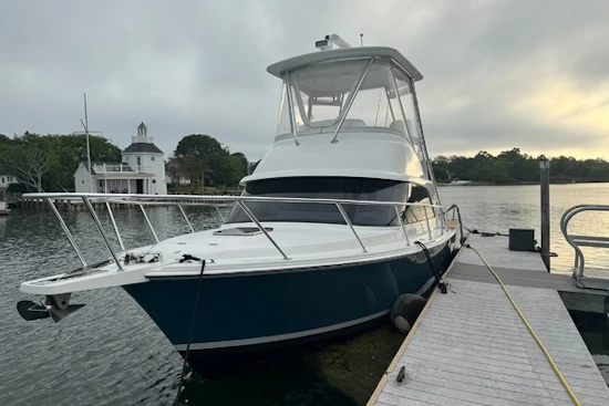 Bertram 35 Flybridge Yacht For Sale