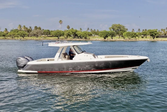 Intrepid 345 Nomad SE Yacht For Sale