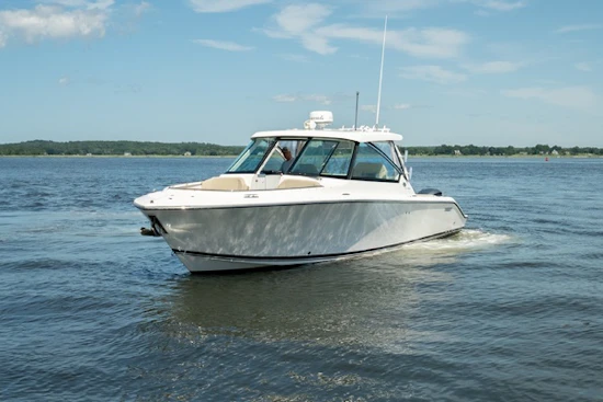 Pursuit 325 DC Yacht For Sale
