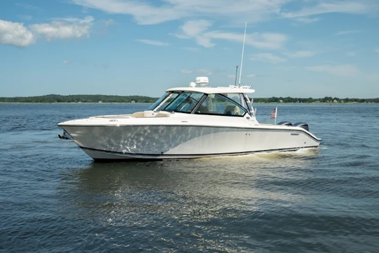 Pursuit 325 DC Yacht For Sale
