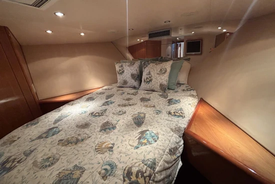 Hatteras Convertible Yacht For Sale
