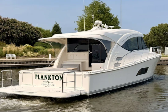 Riviera 525 SUV Yacht For Sale
