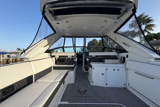 Monterey 385SE Super Express Yacht For Sale