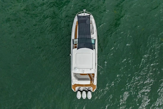 Sea Ray Sundancer 320 Outboard Yacht For Sale