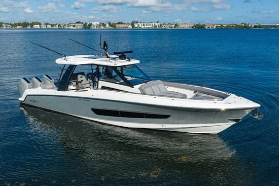 Boston Whaler Outrage Yacht For Sale