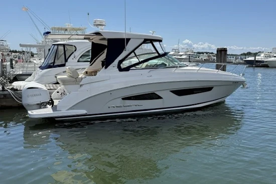 Regal 33 XO Yacht For Sale