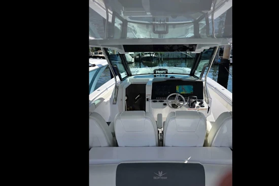 Bertram 39 CC Yacht For Sale