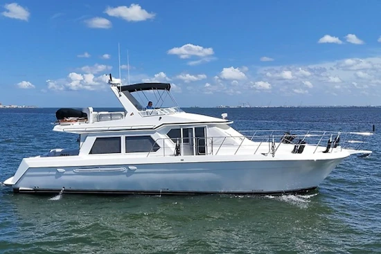 Navigator 5300 Classic Yacht For Sale