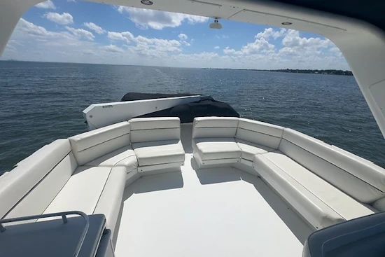 Navigator 5300 Classic Yacht For Sale
