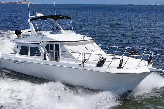 Navigator 5300 Classic Yacht For Sale