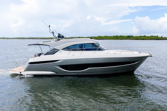 Riviera 4600 Sport Yacht Yacht For Sale