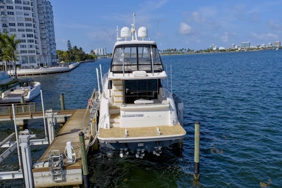 Sea Ray L590 Flybridge Yacht For Sale