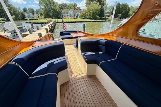 Hinckley Talaria 34 Yacht For Sale