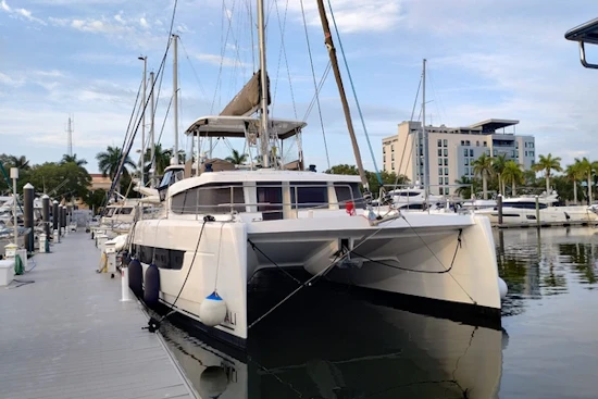 Bali 4.8 Yacht For Sale