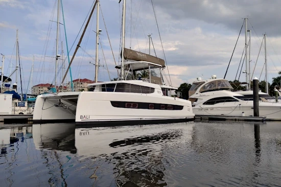 Bali 4.8 Yacht For Sale