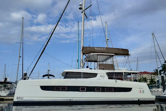 Bali 4.8 Yacht For Sale