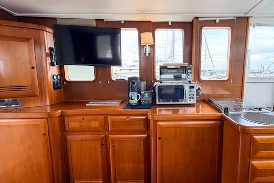 Beneteau SWIFT TRAWLER 42 Yacht For Sale