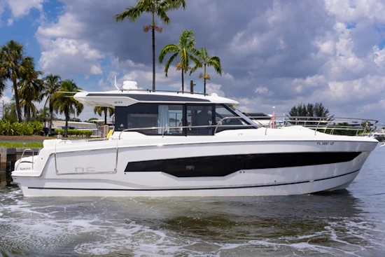 Jeanneau NC 1295 Coupe Yacht For Sale