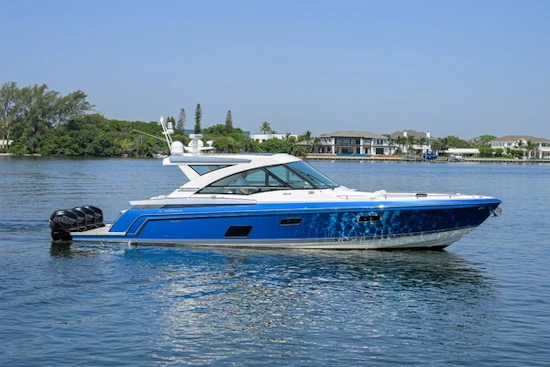 Formula Super Sport Crossover Yacht For Sale
