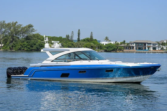 Formula Super Sport Crossover Yacht For Sale