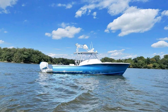 Jarrett Bay 32 Walk Around Yacht For Sale
