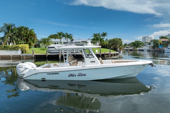 Everglades 335 CC Yacht For Sale