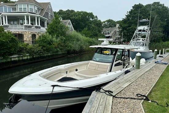 Boston Whaler 380 Outrage Yacht For Sale