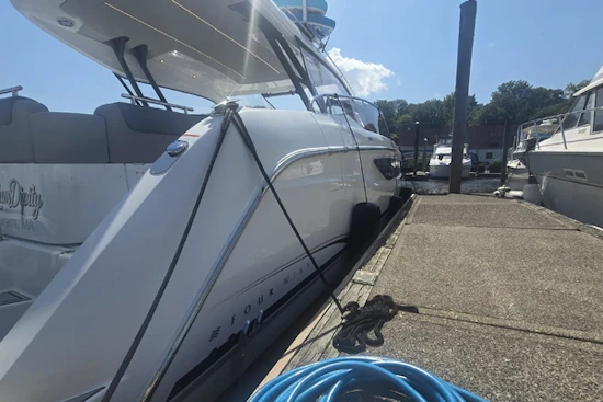 Four Winns TH36 Yacht For Sale