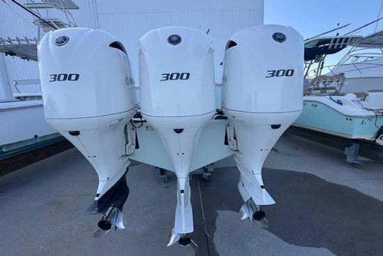Regulator 34 Yacht For Sale
