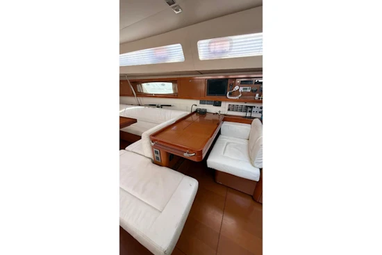 Beneteau Oceanis 58 Yacht For Sale